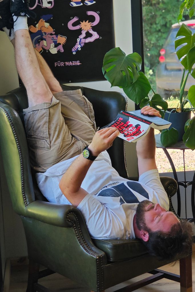 Ein N**** darf nicht neben mir sitzen